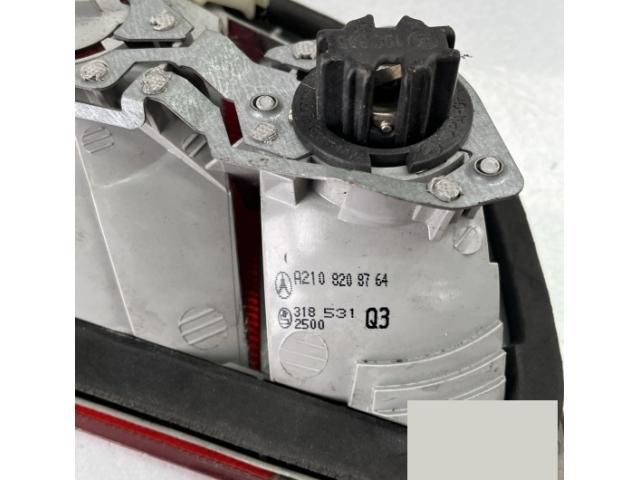 bontott MERCEDES-BENZ E-CLASS Bal Belső Hátsó Lámpa