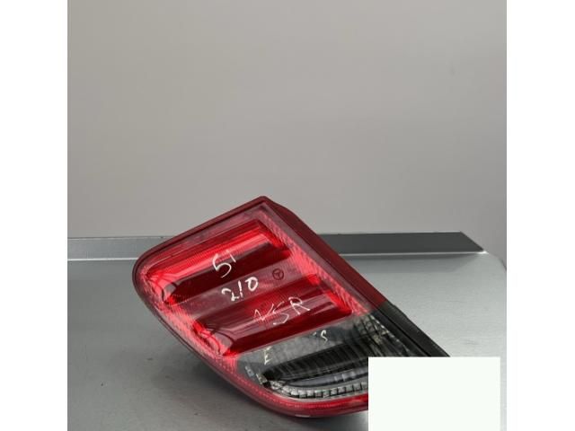 bontott MERCEDES-BENZ E-CLASS Bal Belső Hátsó Lámpa