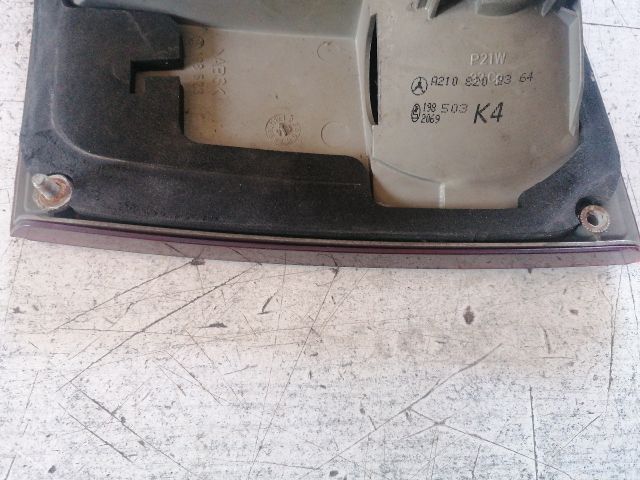 bontott MERCEDES-BENZ E-CLASS Bal Belső Hátsó Lámpa