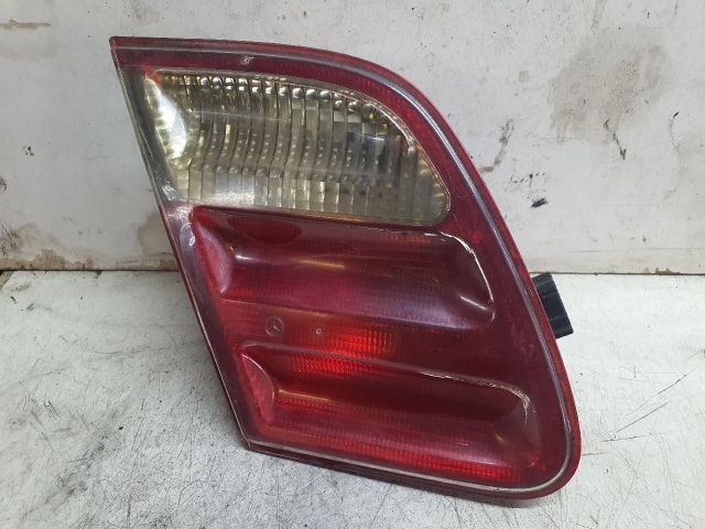 bontott MERCEDES-BENZ E-CLASS Bal Belső Hátsó Lámpa