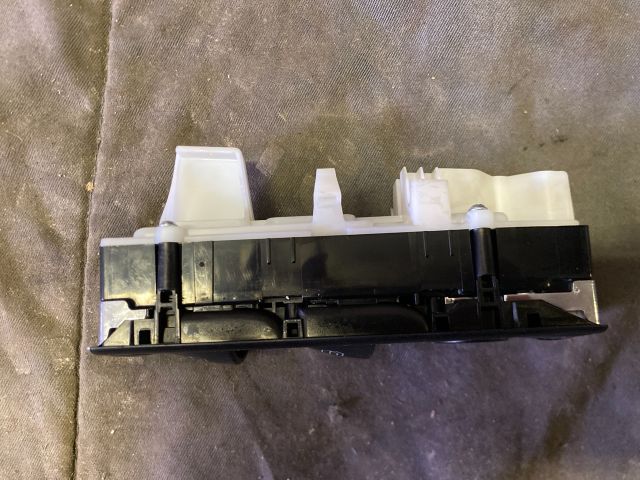 bontott MERCEDES-BENZ E-CLASS Bal első Ablakemelő Kapcsoló