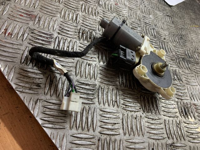 bontott MERCEDES-BENZ E-CLASS Bal első Ablakemelő Motor