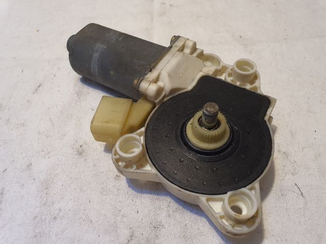 bontott MERCEDES-BENZ E-CLASS Bal első Ablakemelő Motor