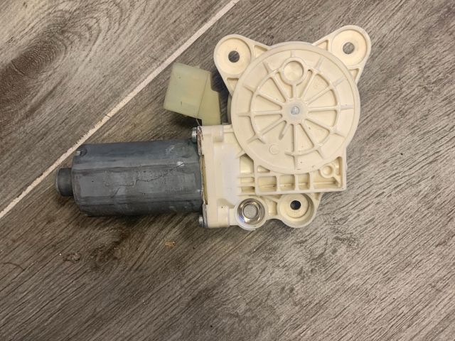 bontott MERCEDES-BENZ E-CLASS Bal első Ablakemelő Motor