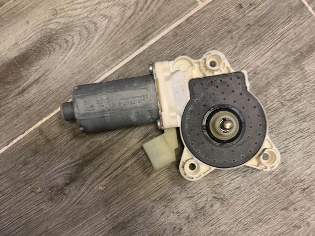 bontott MERCEDES-BENZ E-CLASS Bal első Ablakemelő Motor