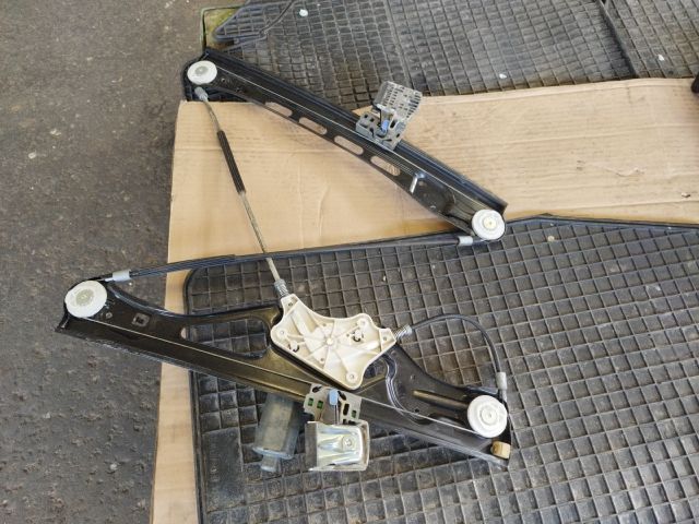 bontott MERCEDES-BENZ E-CLASS Bal első Ablakemelő Szerkezet (Elektromos)