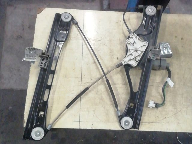 bontott MERCEDES-BENZ E-CLASS Bal első Ablakemelő Szerkezet (Elektromos)