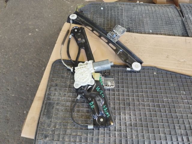 bontott MERCEDES-BENZ E-CLASS Bal első Ablakemelő Szerkezet (Elektromos)