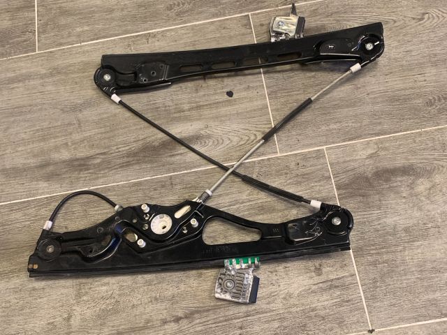 bontott MERCEDES-BENZ E-CLASS Bal első Ablakemelő Szerkezet (Elektromos)