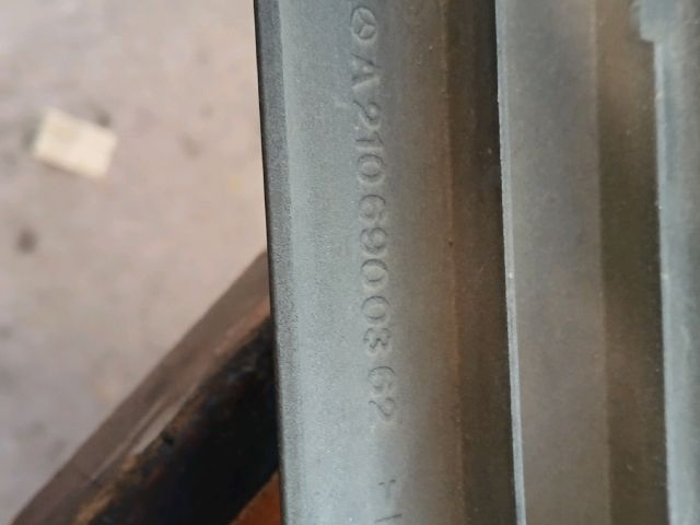 bontott MERCEDES-BENZ E-CLASS Bal első Ajtó Díszléc