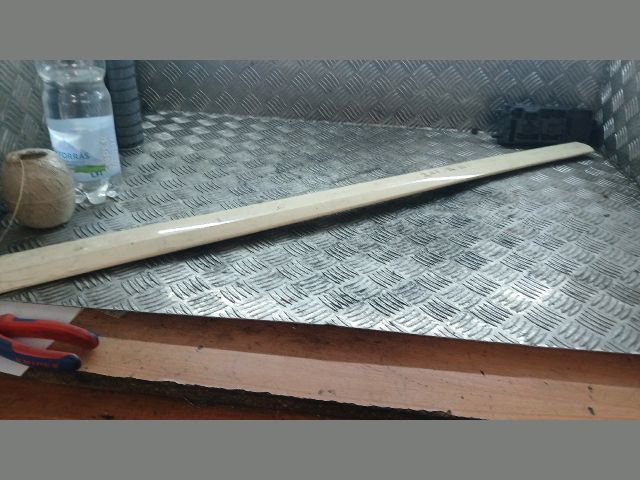 bontott MERCEDES-BENZ E-CLASS Bal első Ajtó Díszléc