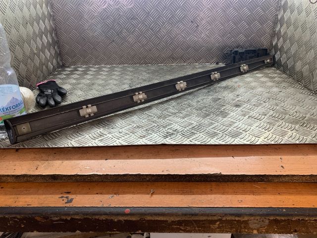 bontott MERCEDES-BENZ E-CLASS Bal első Ajtó Díszléc