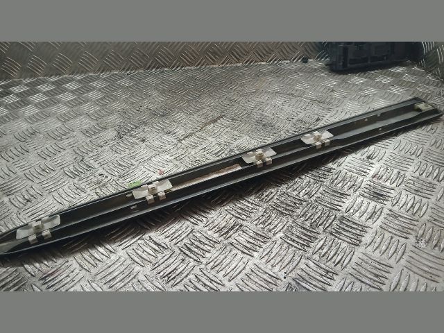 bontott MERCEDES-BENZ E-CLASS Bal első Ajtó Díszléc