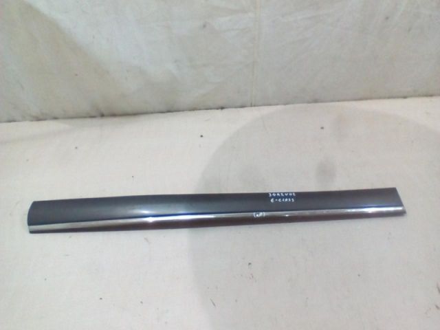 bontott MERCEDES-BENZ E-CLASS Bal első Ajtó Díszléc