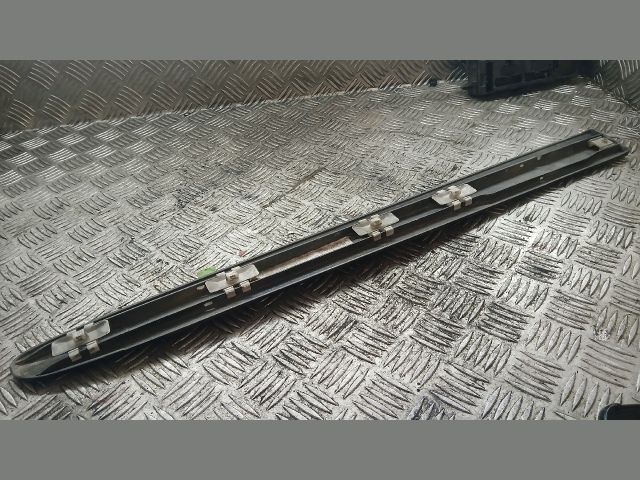 bontott MERCEDES-BENZ E-CLASS Bal első Ajtó Díszléc