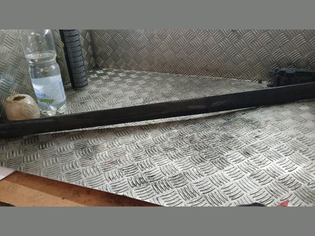 bontott MERCEDES-BENZ E-CLASS Bal első Ajtó Díszléc