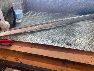 bontott MERCEDES-BENZ E-CLASS Bal első Ajtó Díszléc