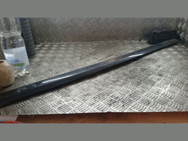 bontott MERCEDES-BENZ E-CLASS Bal első Ajtó Díszléc