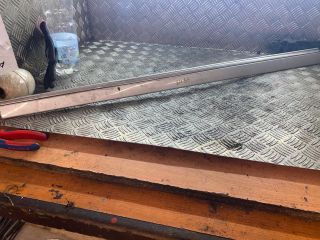 bontott MERCEDES-BENZ E-CLASS Bal első Ajtó Díszléc