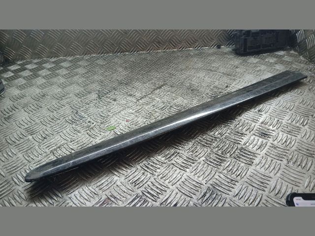 bontott MERCEDES-BENZ E-CLASS Bal első Ajtó Díszléc