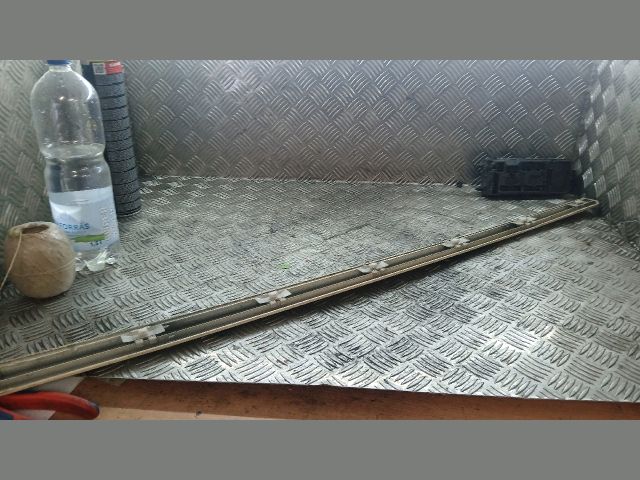 bontott MERCEDES-BENZ E-CLASS Bal első Ajtó Díszléc