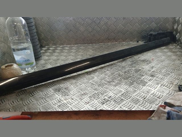 bontott MERCEDES-BENZ E-CLASS Bal első Ajtó Díszléc