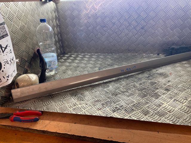 bontott MERCEDES-BENZ E-CLASS Bal első Ajtó Díszléc