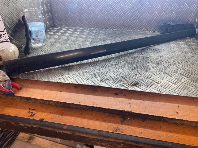 bontott MERCEDES-BENZ E-CLASS Bal első Ajtó Díszléc