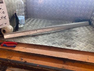 bontott MERCEDES-BENZ E-CLASS Bal első Ajtó Díszléc