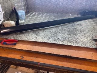 bontott MERCEDES-BENZ E-CLASS Bal első Ajtó Díszléc