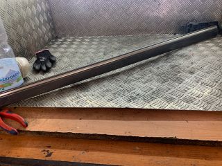 bontott MERCEDES-BENZ E-CLASS Bal első Ajtó Díszléc