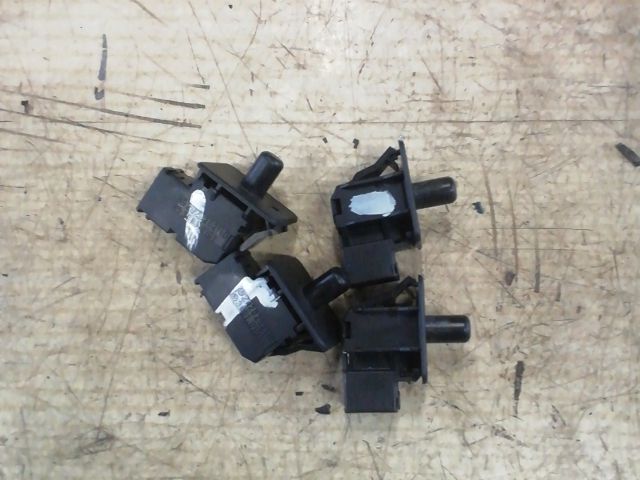 bontott MERCEDES-BENZ E-CLASS Bal első Ajtó Kapcsoló