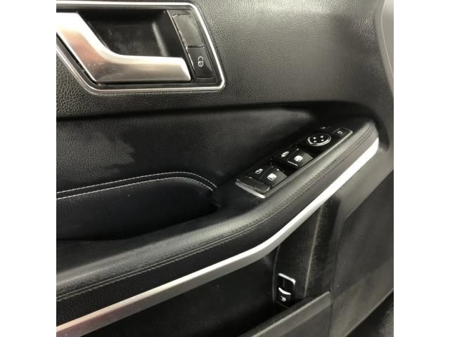 bontott MERCEDES-BENZ E-CLASS Bal első Ajtó Kárpit