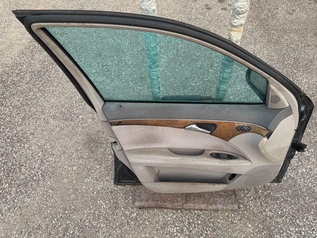 bontott MERCEDES-BENZ E-CLASS Bal első Ajtó (Részeivel)
