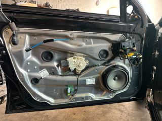 bontott MERCEDES-BENZ E-CLASS Bal első Ajtó (Részeivel)