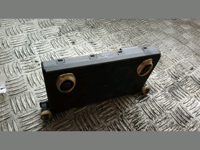 bontott MERCEDES-BENZ E-CLASS Bal első Ajtó Vezérlőegység