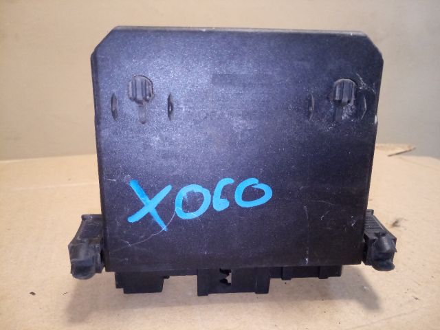 bontott MERCEDES-BENZ E-CLASS Bal első Ajtó Vezérlőegység