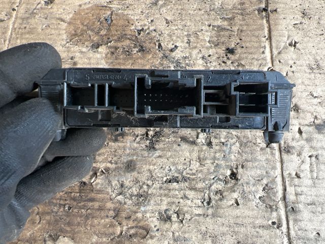 bontott MERCEDES-BENZ E-CLASS Bal első Ajtó Vezérlőegység