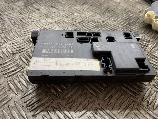 bontott MERCEDES-BENZ E-CLASS Bal első Ajtó Vezérlőegység