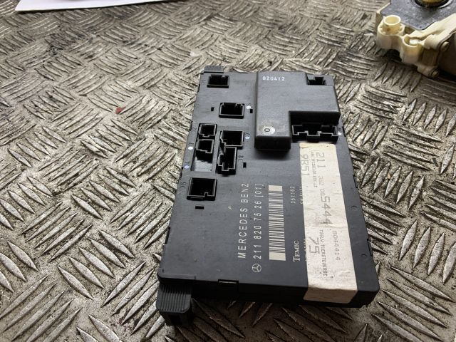 bontott MERCEDES-BENZ E-CLASS Bal első Ajtó Vezérlőegység