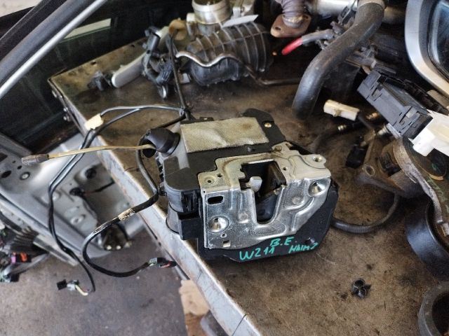 bontott MERCEDES-BENZ E-CLASS Bal első Ajtózár