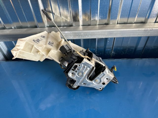 bontott MERCEDES-BENZ E-CLASS Bal első Ajtózár