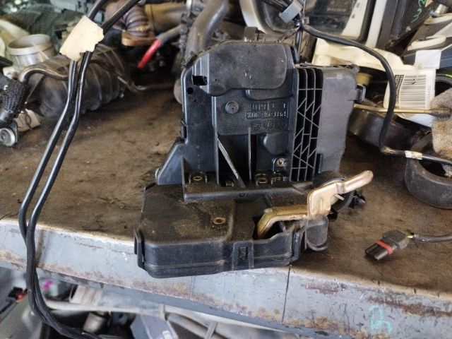 bontott MERCEDES-BENZ E-CLASS Bal első Ajtózár