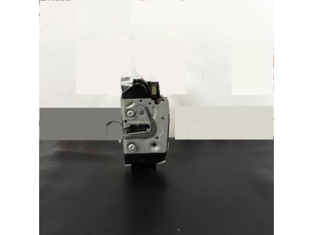 bontott MERCEDES-BENZ E-CLASS Bal első Ajtózár