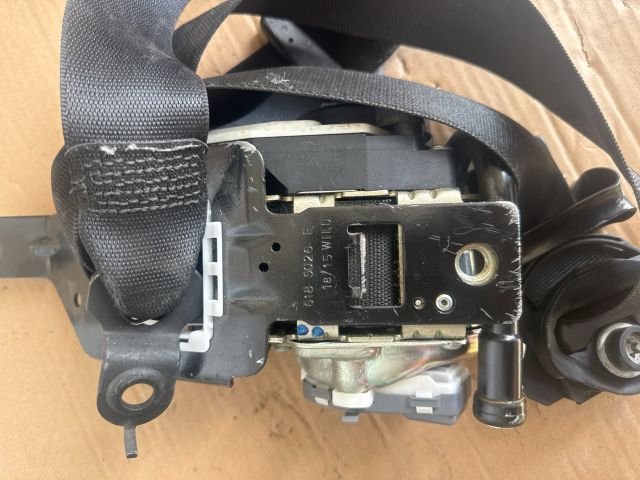 bontott MERCEDES-BENZ E-CLASS Bal első Biztonsági Öv