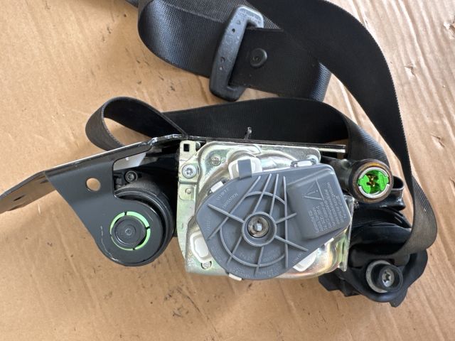 bontott MERCEDES-BENZ E-CLASS Bal első Biztonsági Öv