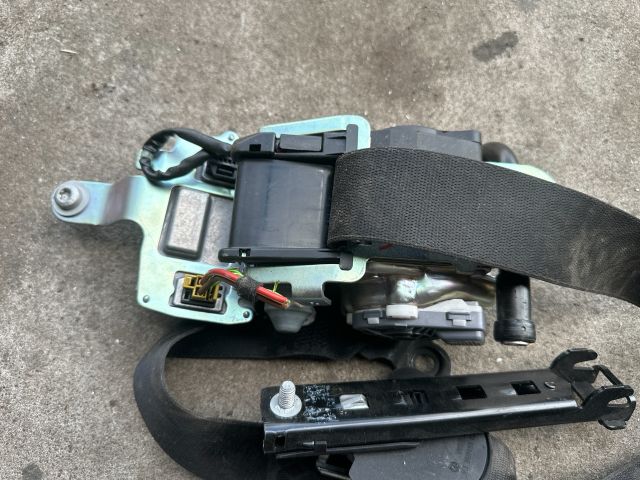 bontott MERCEDES-BENZ E-CLASS Bal első Biztonsági Öv