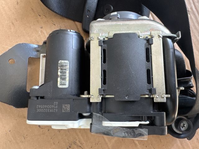 bontott MERCEDES-BENZ E-CLASS Bal első Biztonsági Öv