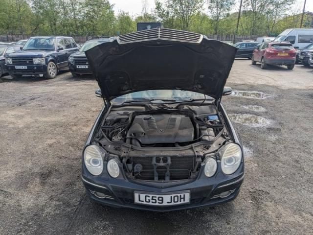 bontott MERCEDES-BENZ E-CLASS Bal első Csonkállvány