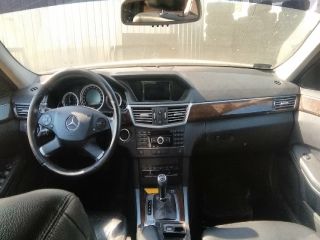 bontott MERCEDES-BENZ E-CLASS Bal első Fejtámla